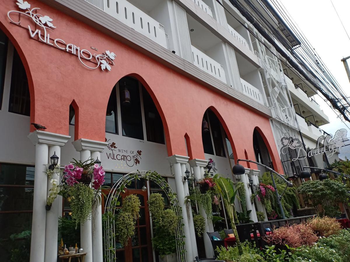 Vulcano Hotel Chiang Mai Exterior foto